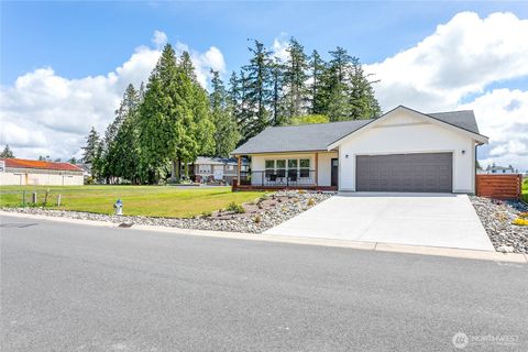 Photo of 2522 Dodd Street, Blaine, WA 98230 (MLS # 2417988)