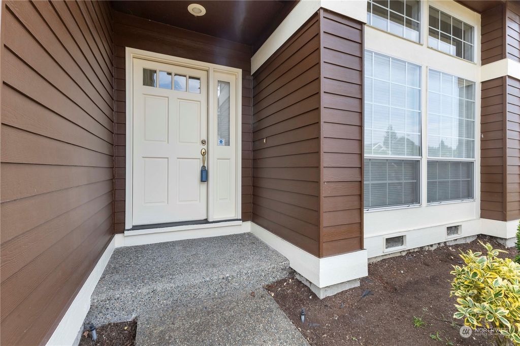 Photo of 13927 SE 274th Street, Kent, WA 98042 (MLS # 2263726)