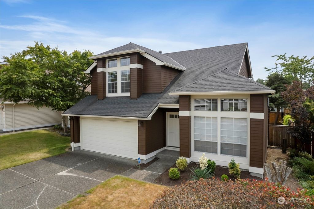 Photo of 13927 SE 274th Street, Kent, WA 98042 (MLS # 2263726)