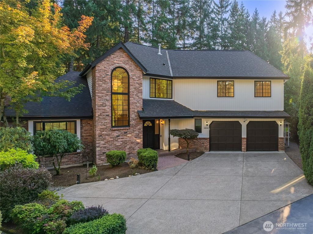 Photo of 14113 NE 61st Street, Redmond, WA 98052 (MLS # 2434045)