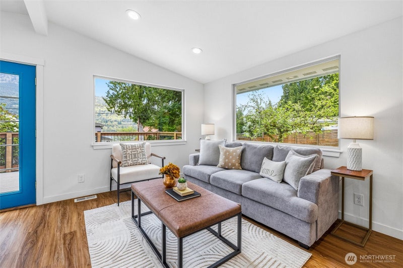 477 W Lake Samish Drive