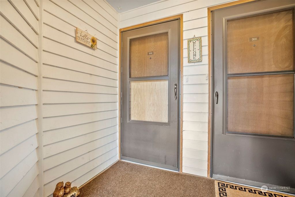 Photo of 101 Pine Avenue #302, Snohomish, WA 98290 (MLS # 2014297)