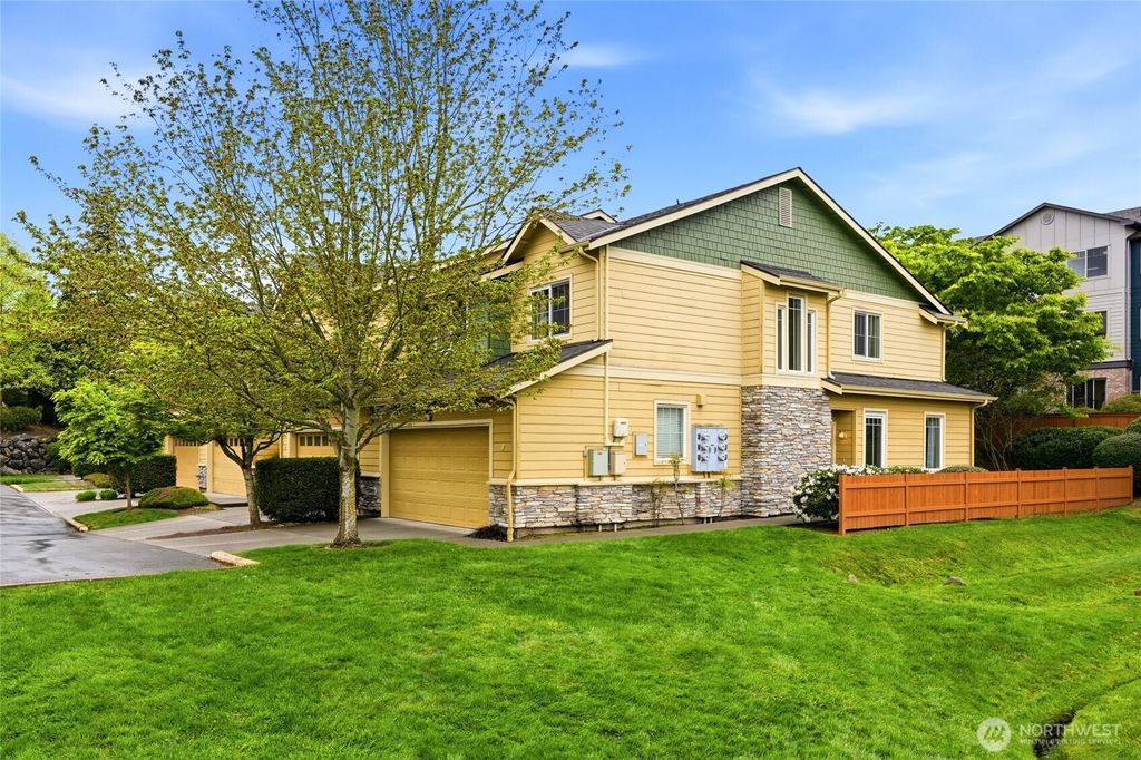 Photo of 18502 36th Avenue W #F, Lynnwood, WA 98037 (MLS # 2516883)