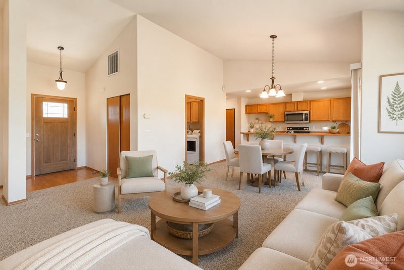 894 Desert Aire Drive SW