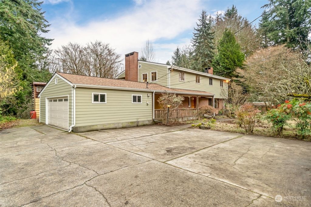 Photo of 3338 NE 178th Street, Lake Forest Park, WA 98155 (MLS # 2031122)