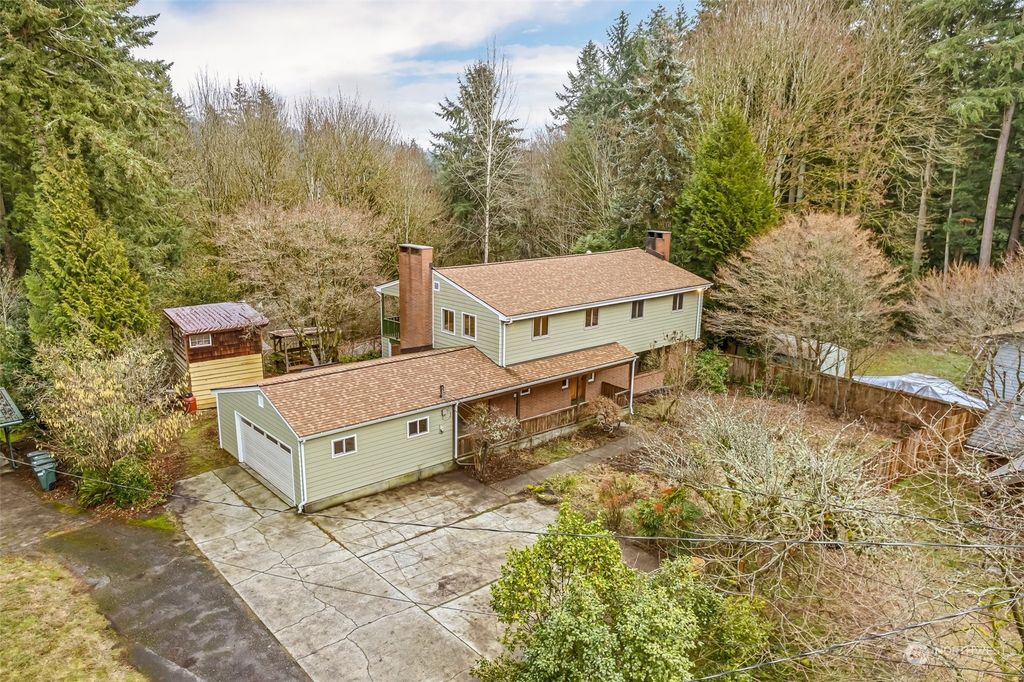 Photo of 3338 NE 178th Street, Lake Forest Park, WA 98155 (MLS # 2031122)