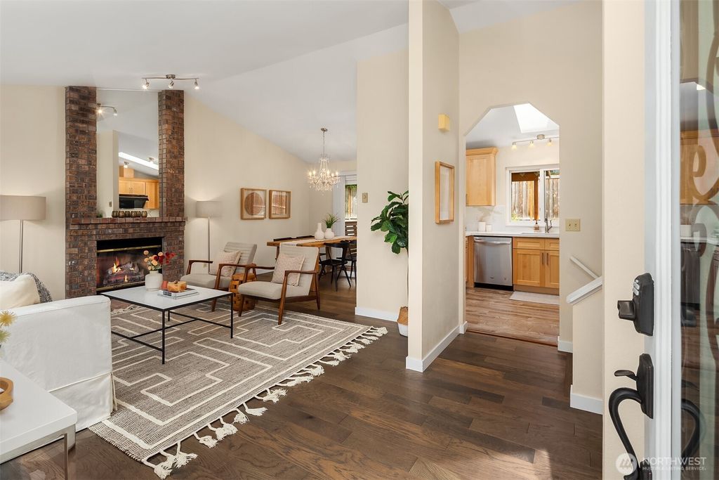 Photo of 19618 76th Avenue NE, Kenmore, WA 98028 (MLS # 2388397)