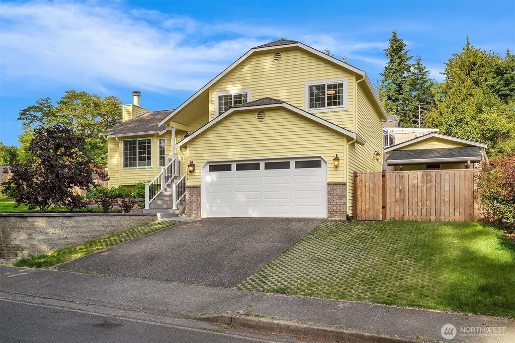 Photo of 19618 76th Avenue NE, Kenmore, WA 98028 (MLS # 2388397)