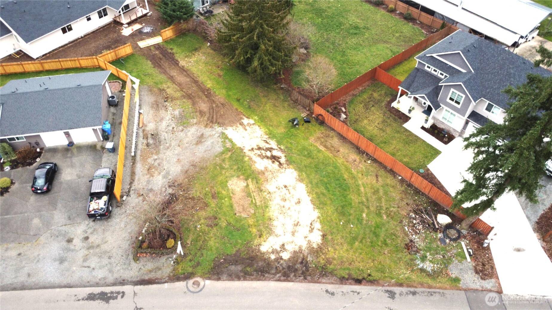 6004 W Tapps Drive E