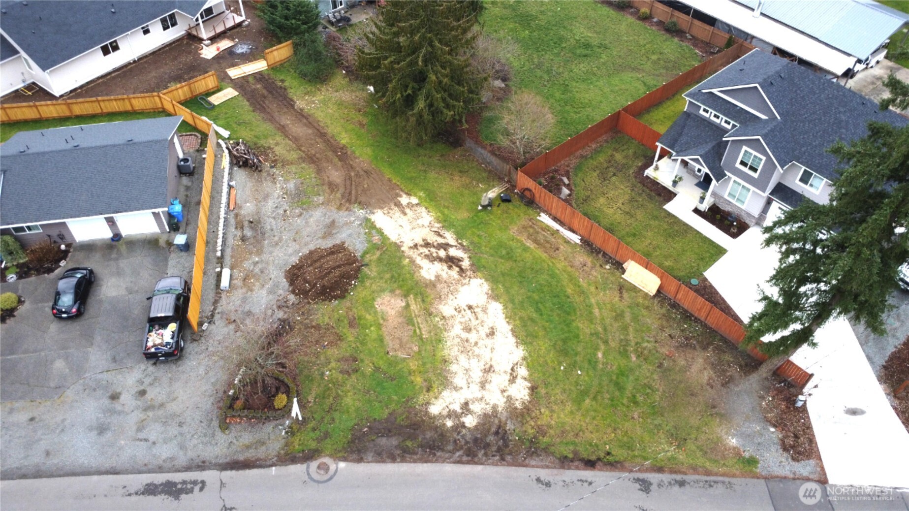 6004 W Tapps Drive E