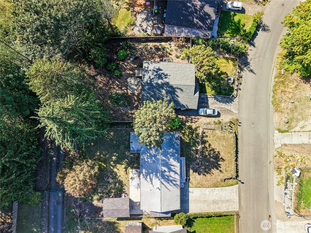Photo of 6910 E Cascade Drive, Port Orchard, WA 98366 (MLS # 2585278)