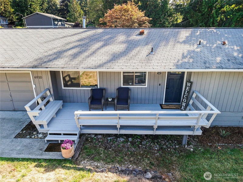 6910 E Cascade Drive