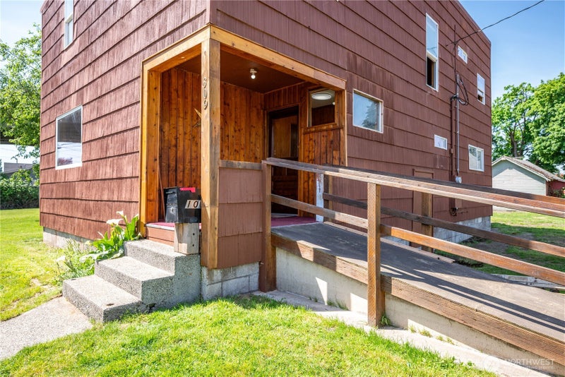309 NW 2nd Avenue