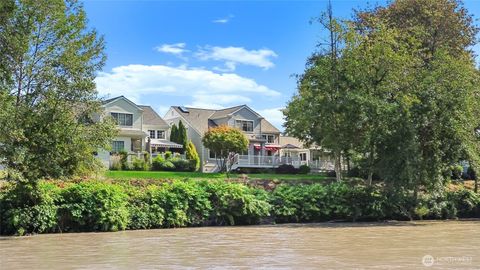 Photo of 7526 145th Avenue E, Sumner, WA 98390 (MLS # 2420958)