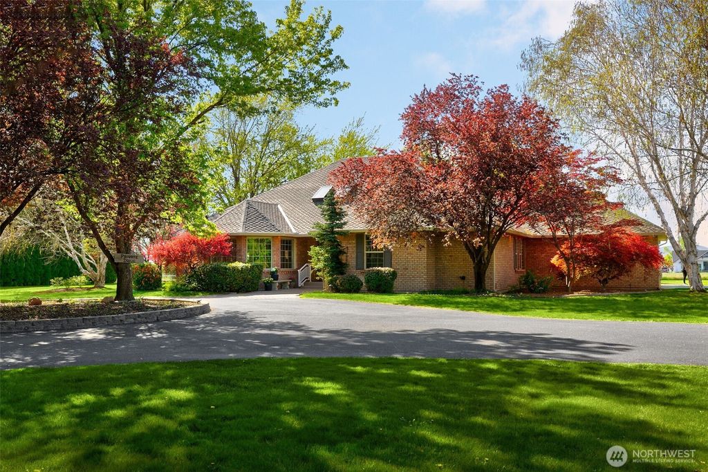 Photo of 621 Friedline Road, Yakima, WA 98908 (MLS # 2522800)