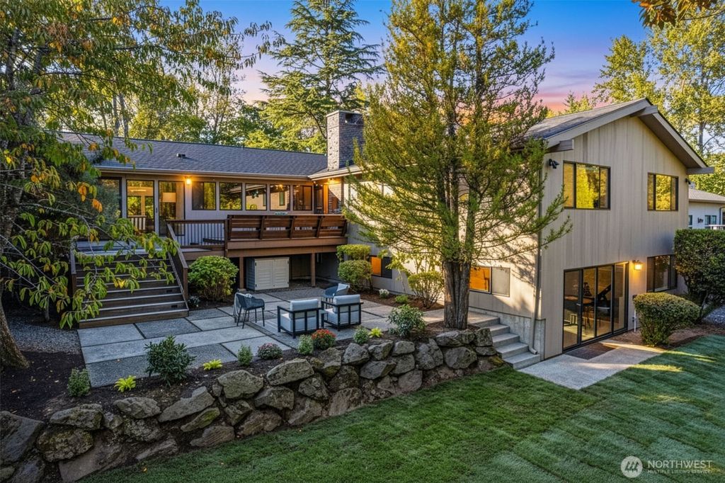 Photo of 6667 NE Windermere Road, Seattle, WA 98115 (MLS # 2433773)