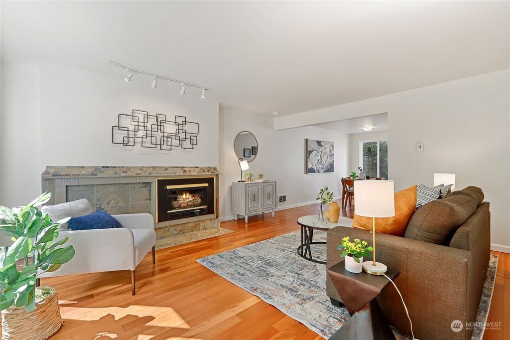 Photo of 1717 150th Avenue SE #32, Bellevue, WA 98007 (MLS # 2277048)