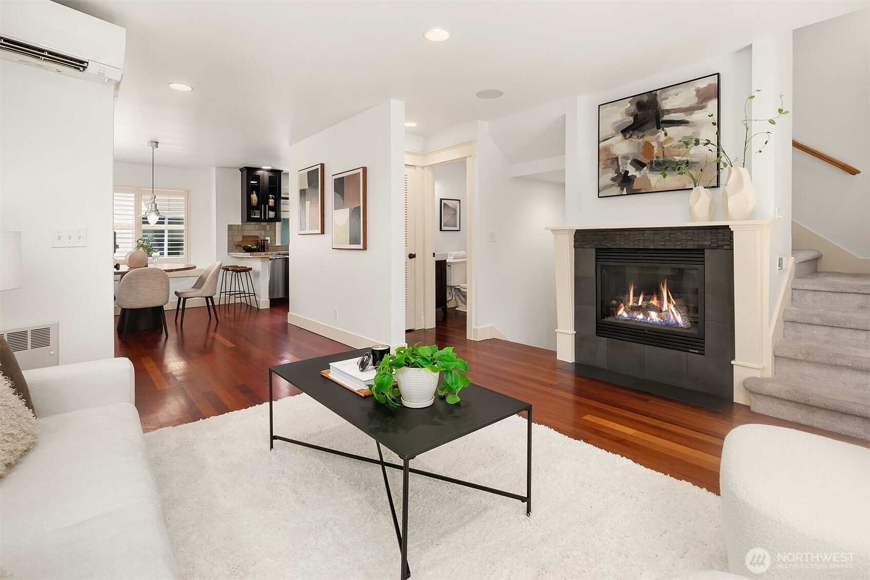 3122 Franklin Avenue E A