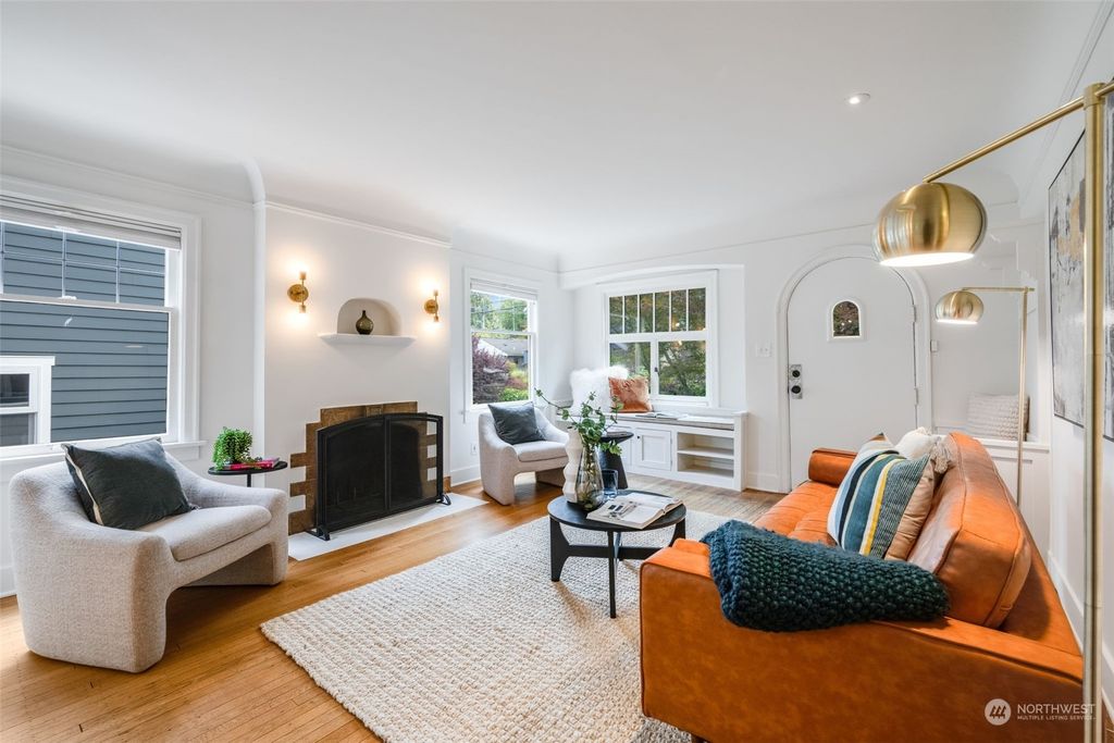 Photo of 1717 32nd Avenue, Seattle, WA 98122 (MLS # 2135859)