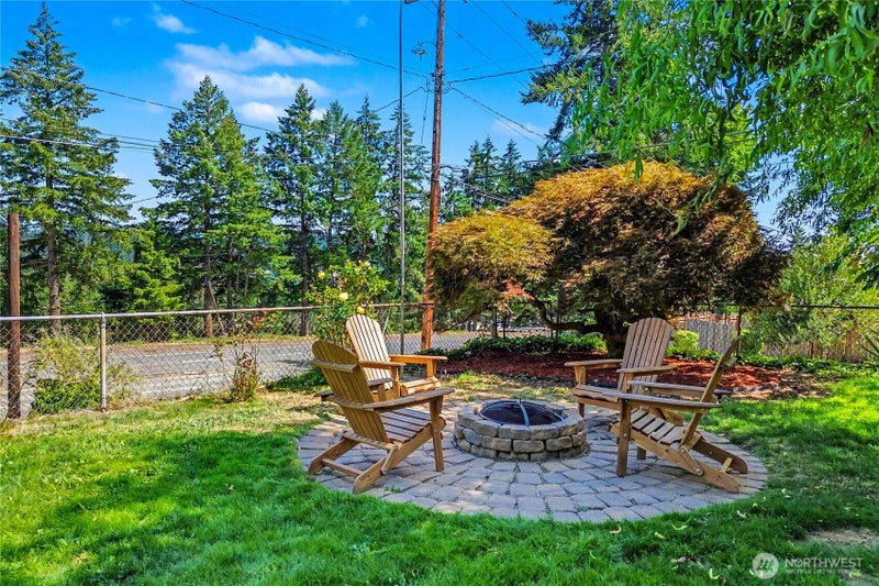 5669 Kitsap Way