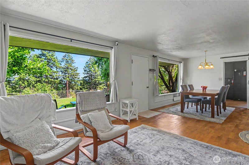 5669 Kitsap Way