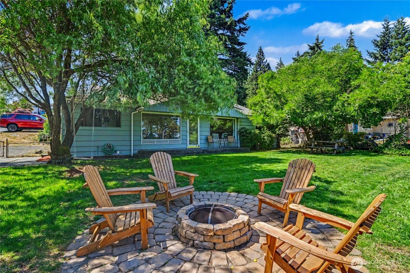 5669 Kitsap Way