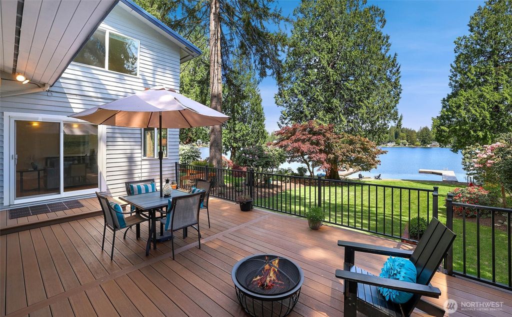 Photo of 31068 W Lake Morton Drive SE, Kent, WA 98042 (MLS # 2370797)