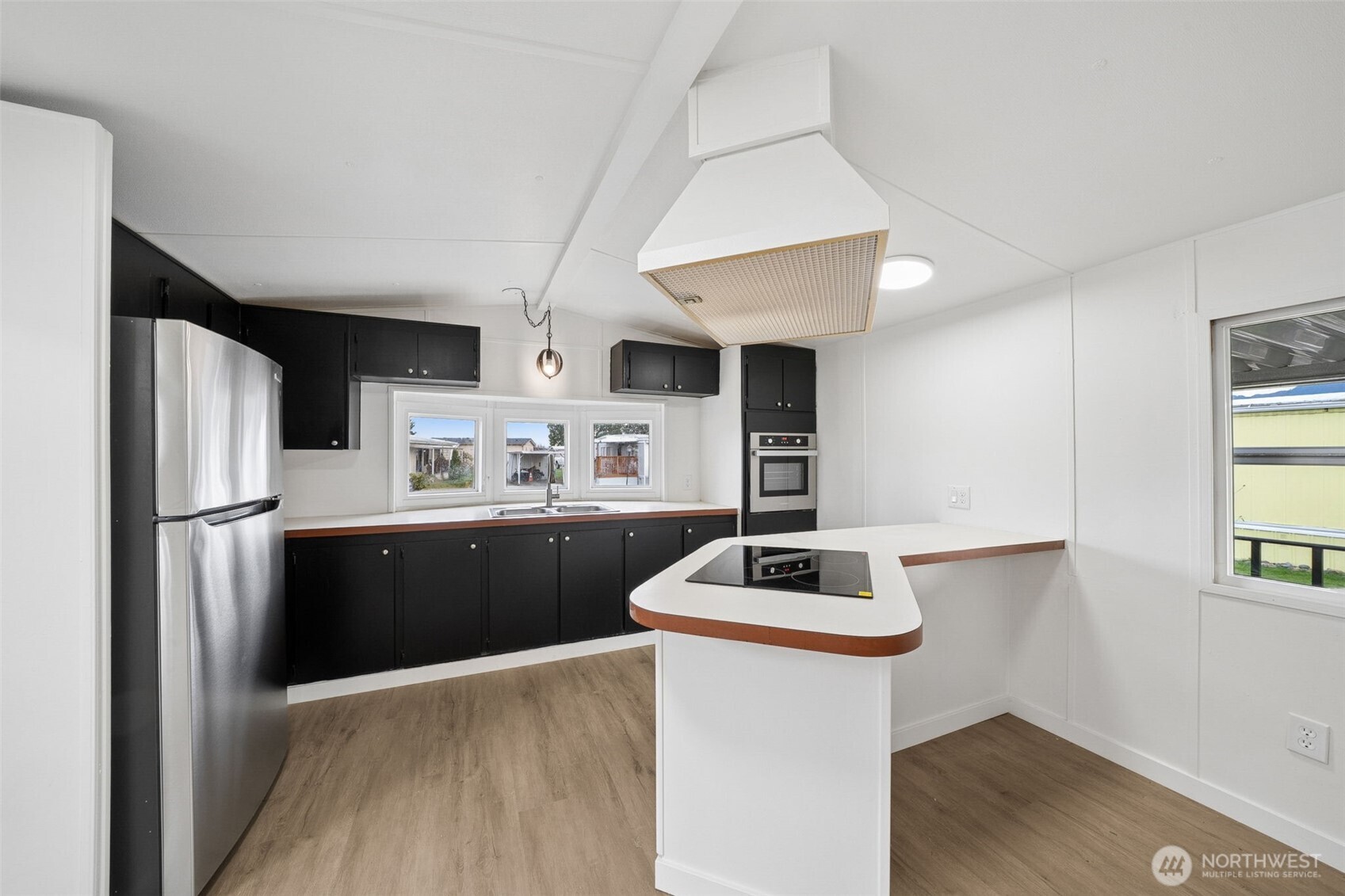 930 Mountain Villa Loop