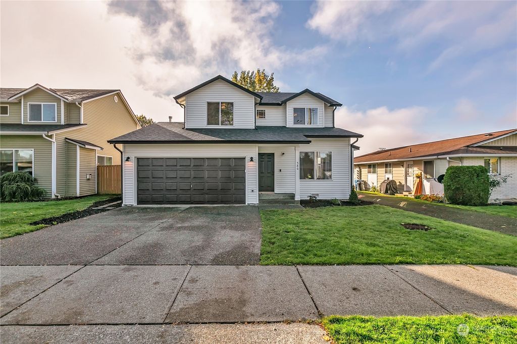 Photo of 586 Elizabeth Street, Monroe, WA 98272 (MLS # 2304559)