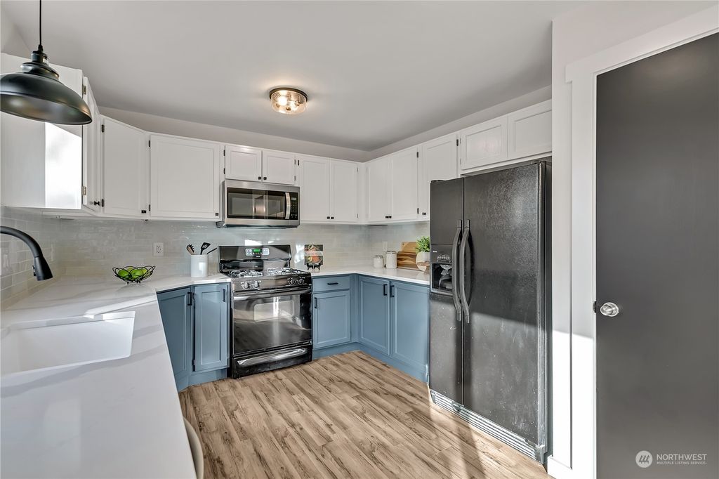Photo of 586 Elizabeth Street, Monroe, WA 98272 (MLS # 2304559)