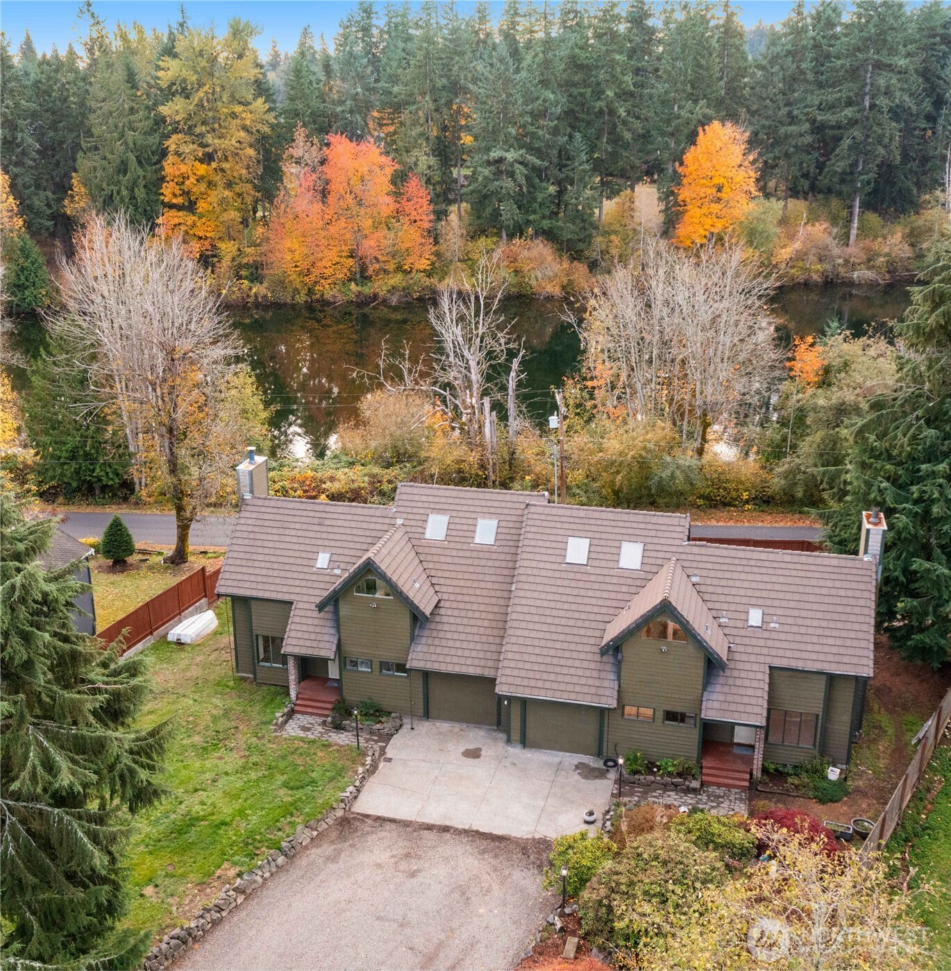 19513 6th Street Ct E 19511