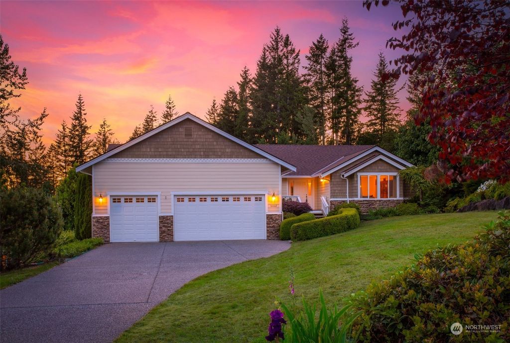 Photo of 10002 205th Avenue SE, Snohomish, WA 98290 (MLS # 2073489)