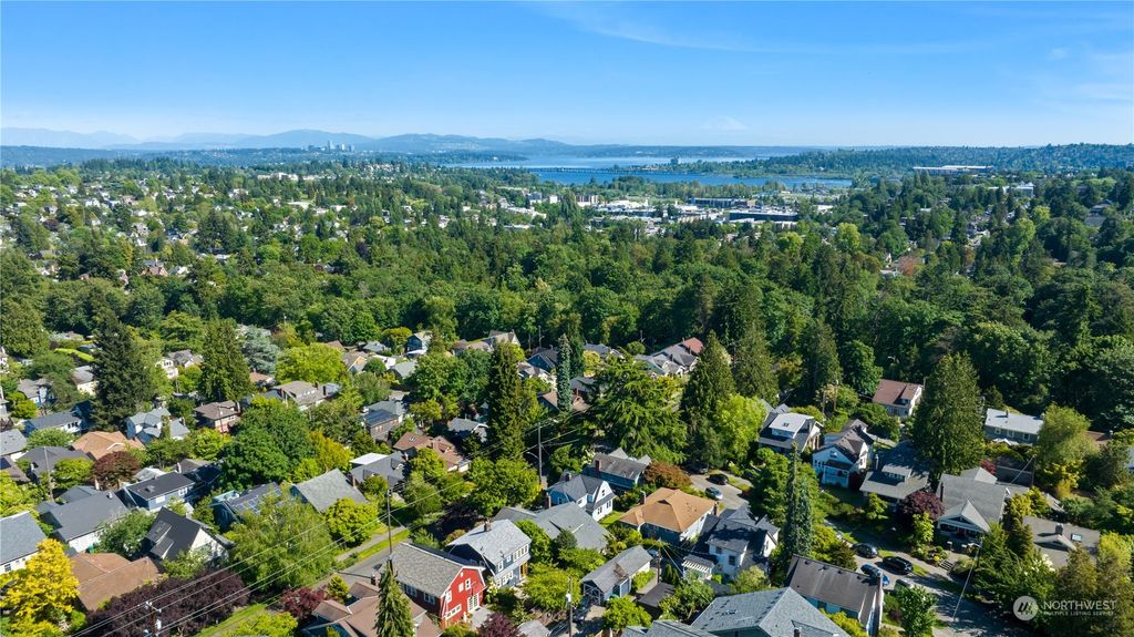 Photo of 6261 20th Avenue NE, Seattle, WA 98115 (MLS # 2243966)