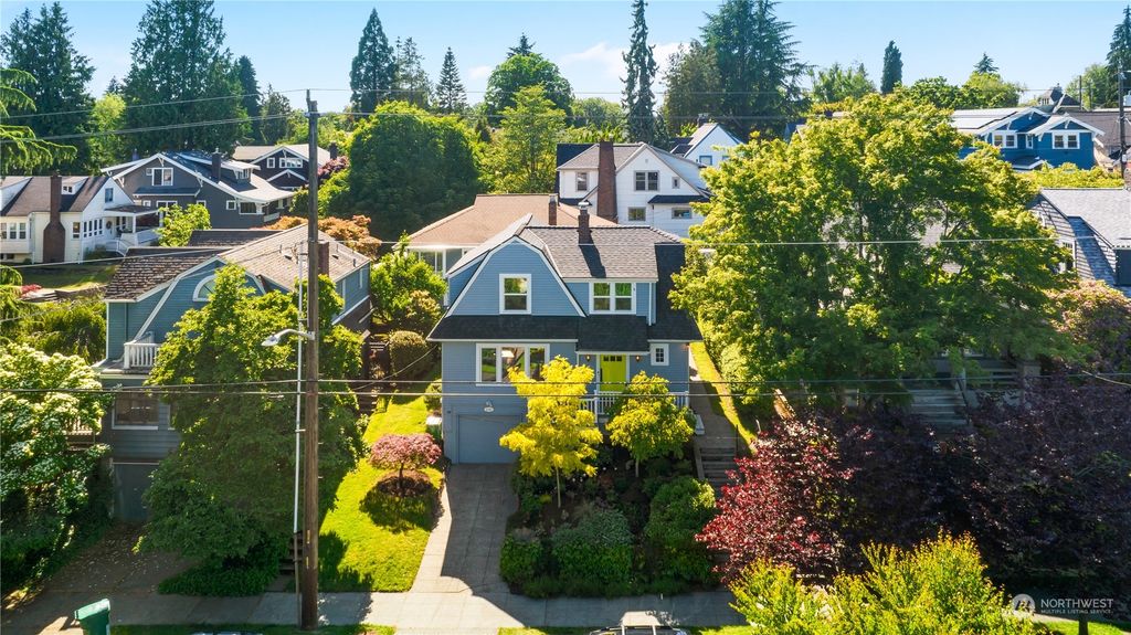 Photo of 6261 20th Avenue NE, Seattle, WA 98115 (MLS # 2243966)
