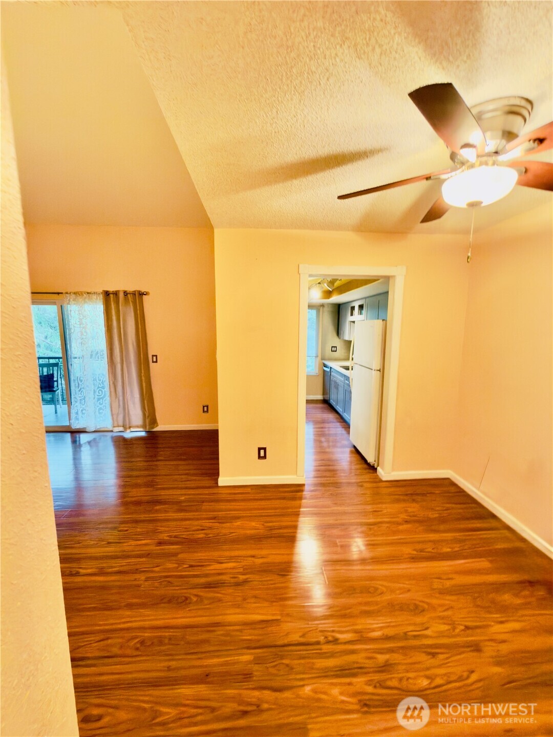 4717 W Lake Sammamish Pkwy SE C305