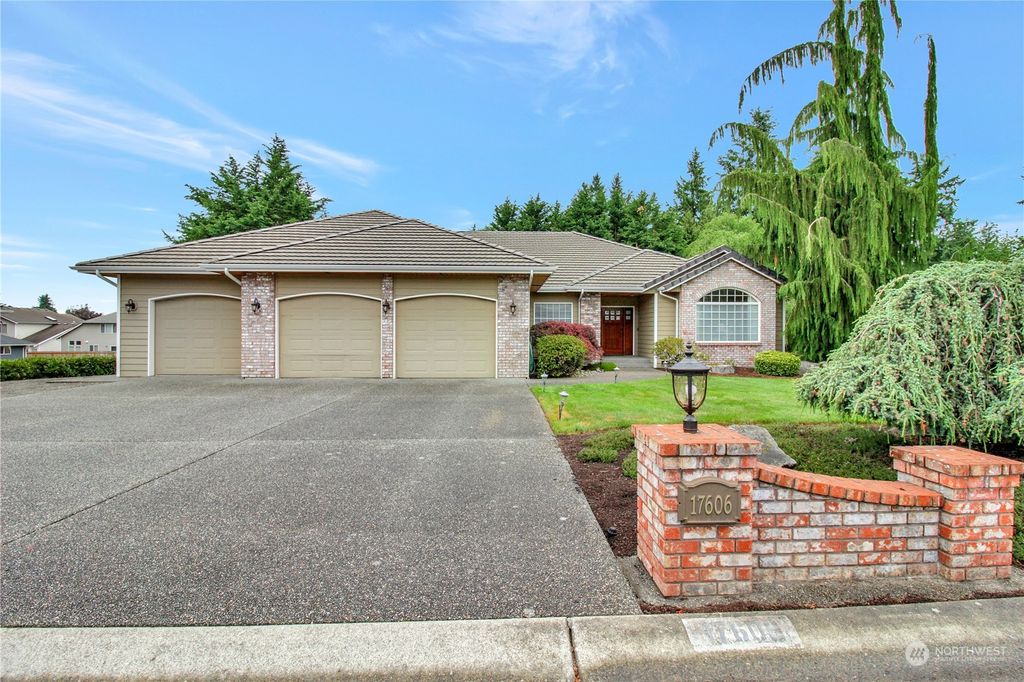 Photo of 17606 14th Avenue W, Lynnwood, WA 98037 (MLS # 2129879)