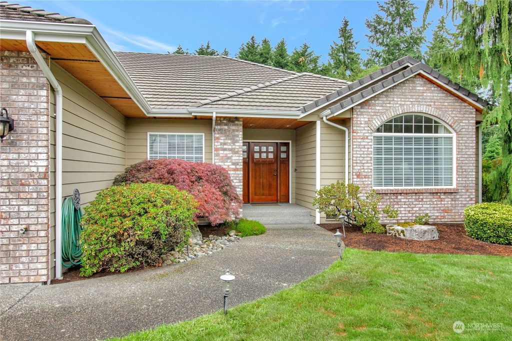 Photo of 17606 14th Avenue W, Lynnwood, WA 98037 (MLS # 2129879)