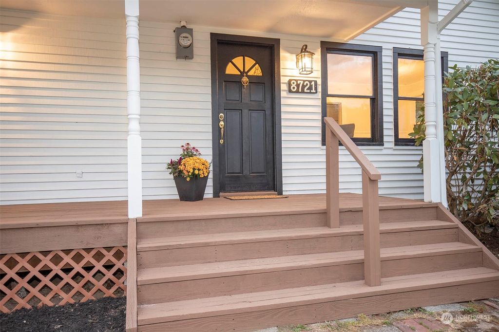 Photo of 8721 384th Avenue SE, Snoqualmie, WA 98065 (MLS # 2159152)