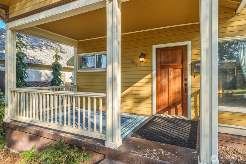 607 Locust Street