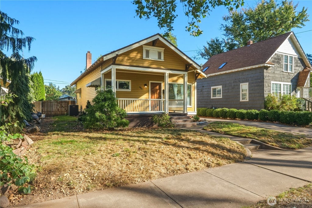 Photo of 607 Locust ST, Walla Walla, WA 99362 (MLS # 2577167)