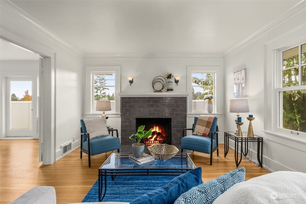Photo of 2314 E Lynn Street, Seattle, WA 98112 (MLS # 2170387)