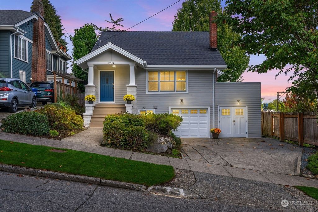 Photo of 2314 E Lynn Street, Seattle, WA 98112 (MLS # 2170387)