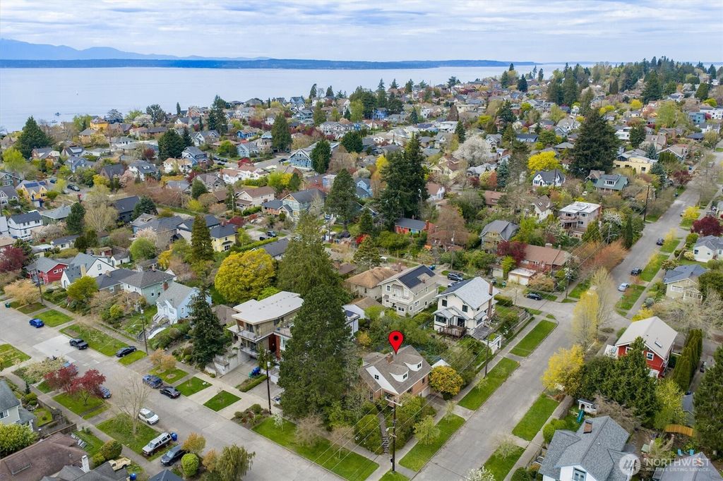 Photo of 3002 NW 70th Street, Seattle, WA 98117 (MLS # 2506096)