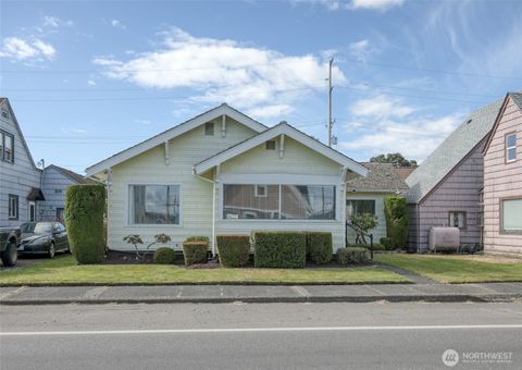Photo of 1106 W Wishkah Street, Aberdeen, WA 98520 (MLS # 2461107)