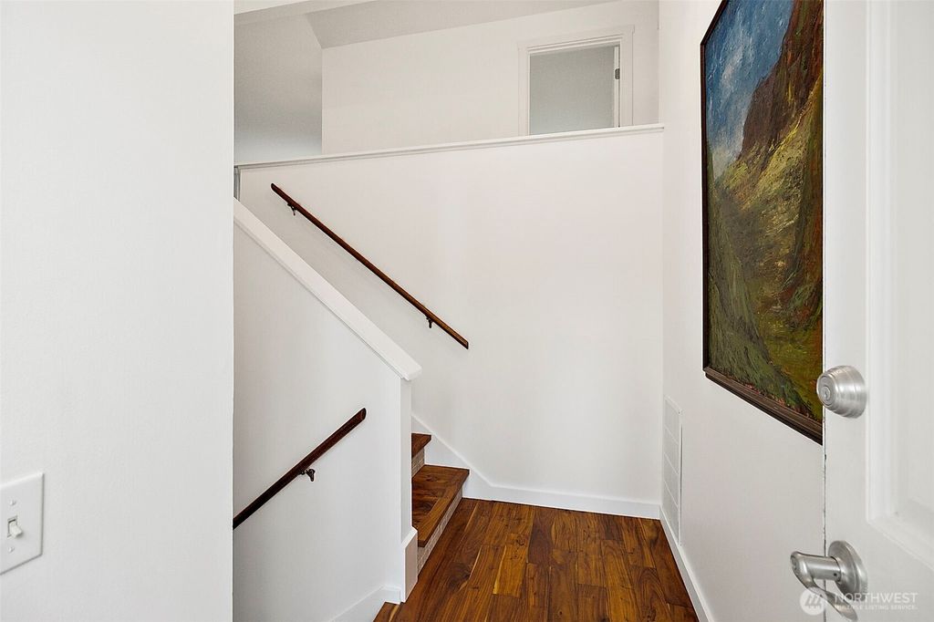 Photo of 14014 118th Avenue NE, Kirkland, WA 98034 (MLS # 2508894)