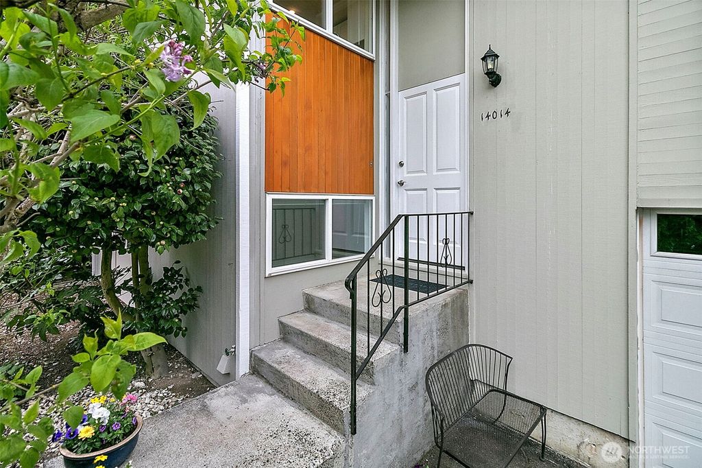 Photo of 14014 118th Avenue NE, Kirkland, WA 98034 (MLS # 2508894)