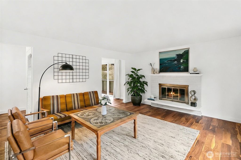 Photo of 14014 118th Avenue NE, Kirkland, WA 98034 (MLS # 2508894)
