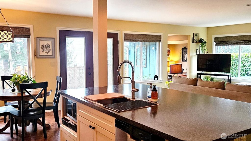 Photo of 6234 NE 182nd Street, Kenmore, WA 98028 (MLS # 2494725)