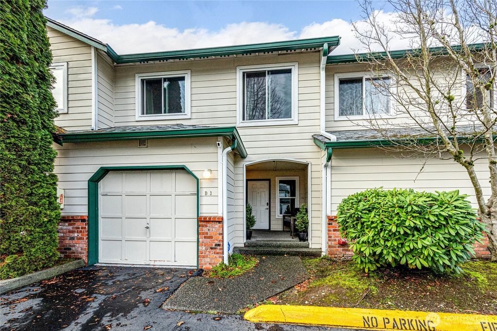 Photo of 1131 115th Street SW #D3, Everett, WA 98204 (MLS # 2509178)