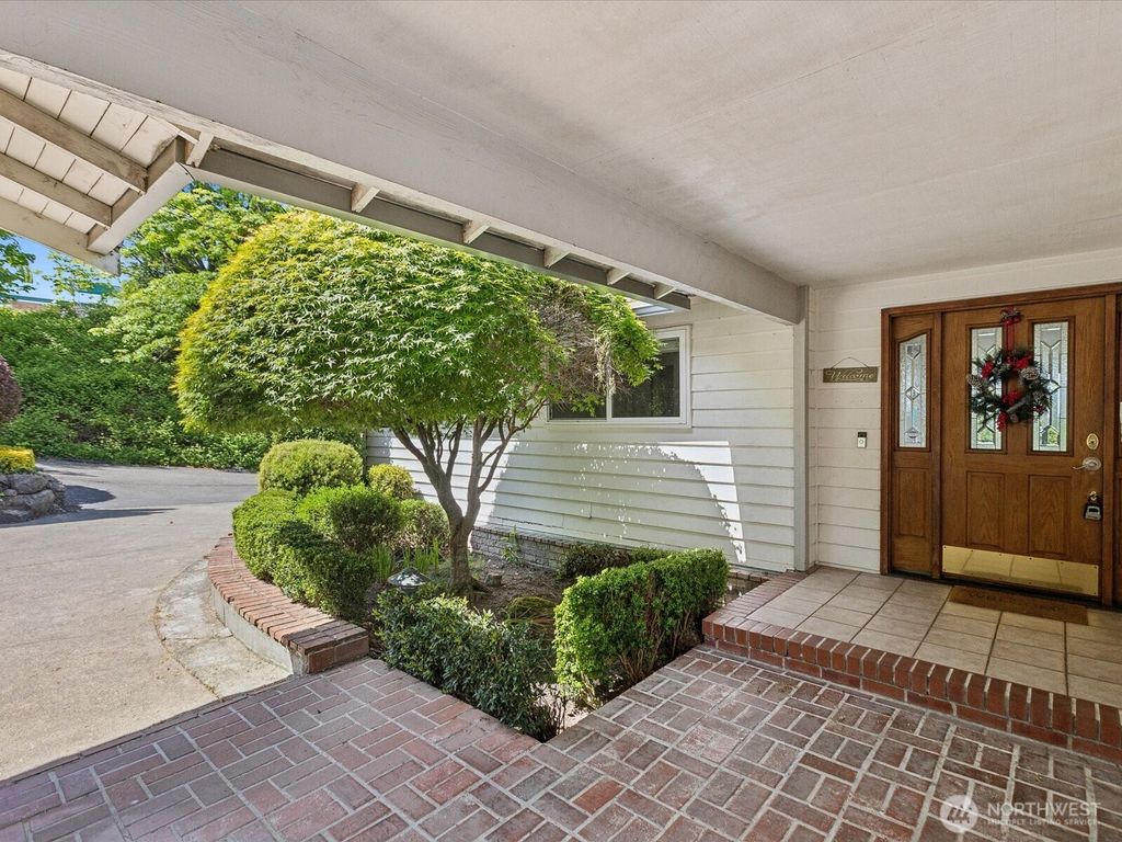Photo of 8205 S 123rd Place, Seattle, WA 98178 (MLS # 2373282)